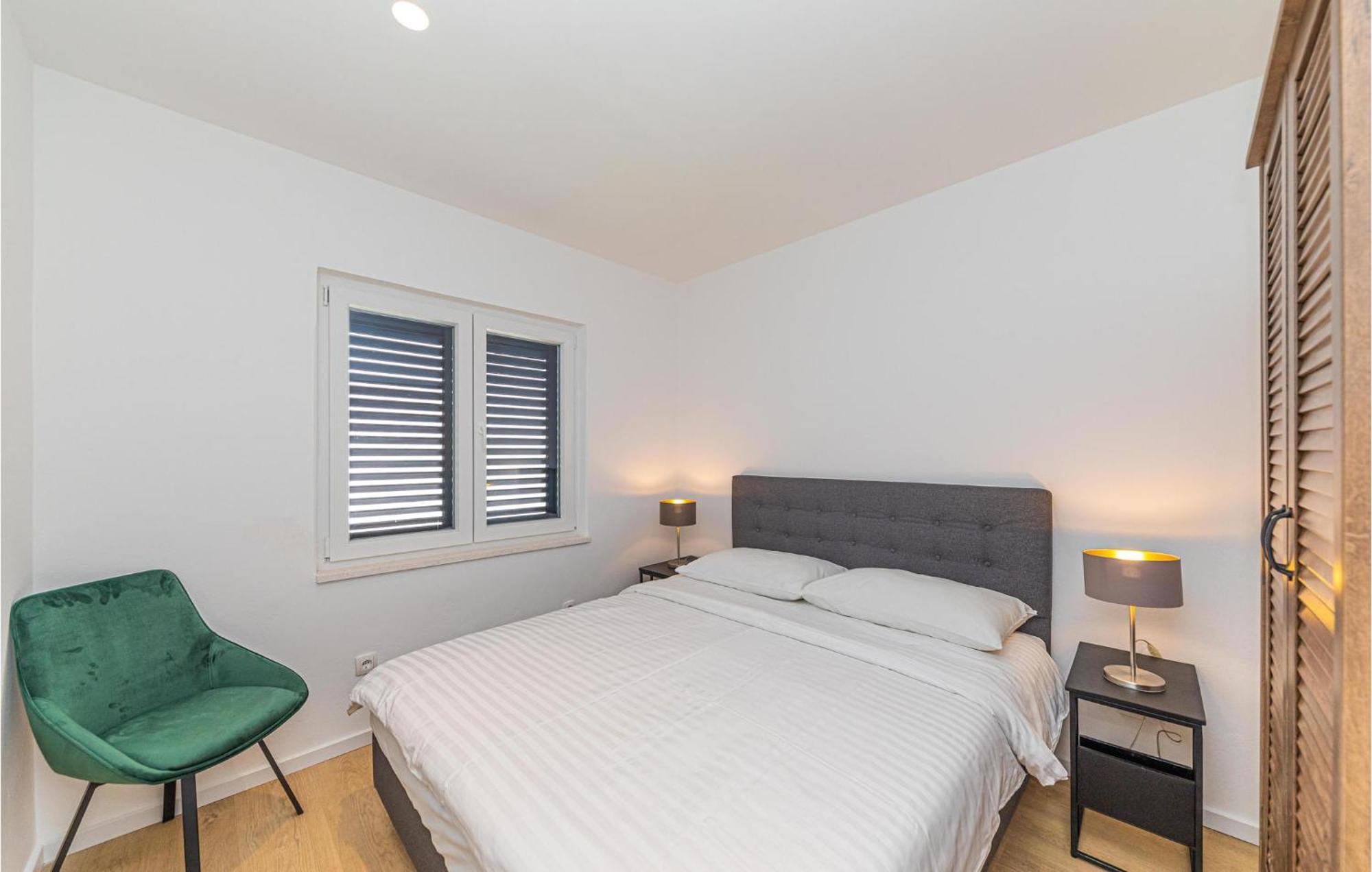 3 Bedroom Lovely Home In 야드리야 외부 사진