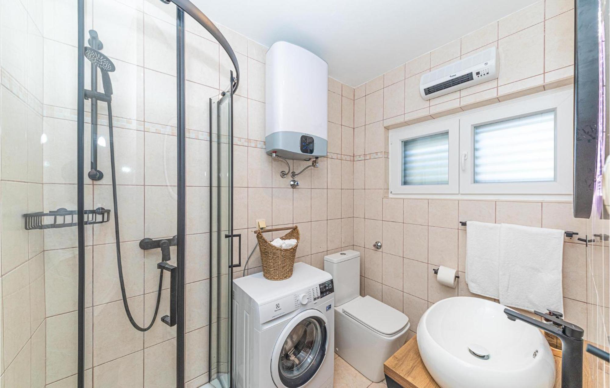 3 Bedroom Lovely Home In 야드리야 외부 사진