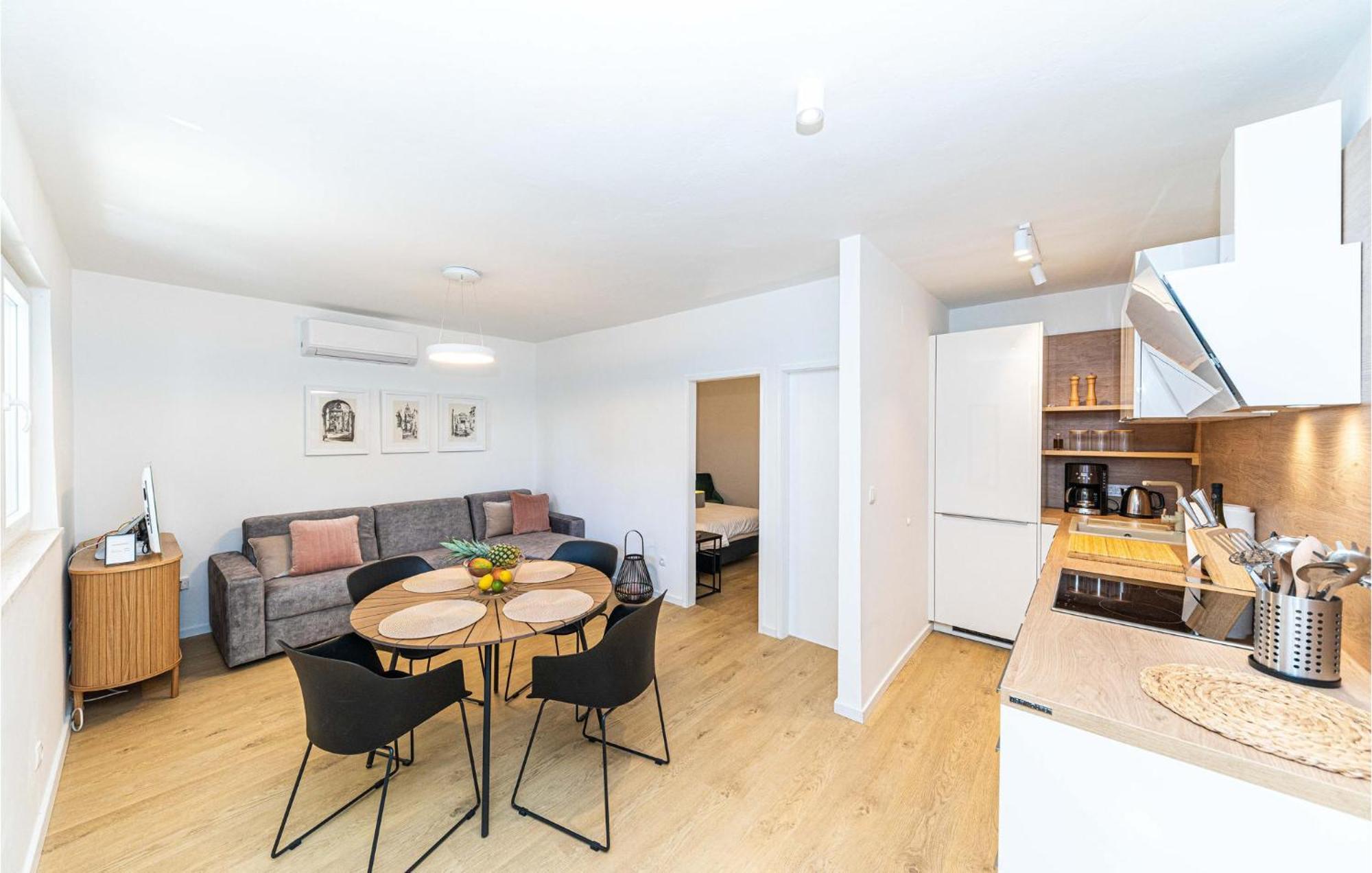 3 Bedroom Lovely Home In 야드리야 외부 사진